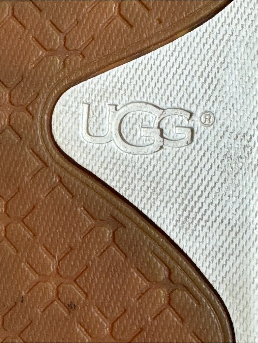 UGG elevate your
